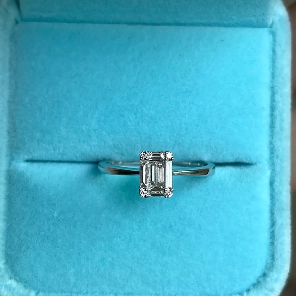 Diamond Ring 18K - Picture 5 of 7